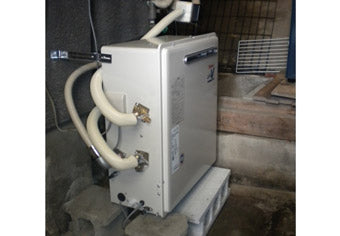 ガス給湯器交換、給水・給湯・ガス配管移設工事　大阪府八尾市　RFS-A1610SA - Before