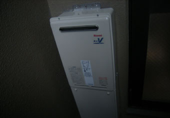 ガス給湯器交換工事　福岡県福岡市　RUJ-V1611W - Before
