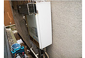 ガス給湯器交換工事　東京都足立区　RUJ-V2401W - Before