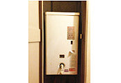 ガス給湯器交換工事　大阪市城東区 RUX-A1610T-L-E - Before