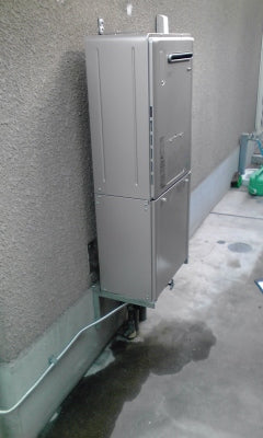 給湯器ガス配管交換・据置架台取付工事　大阪府大阪市阿倍野区　RVD-E2401AW2-1-A-set - After