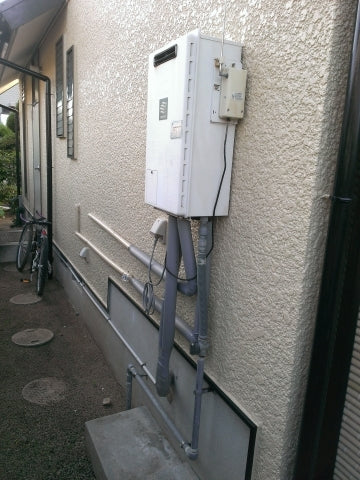給湯器交換/可とう管交換　大阪府堺市美原区　RUF-E2401SAW-A - Before