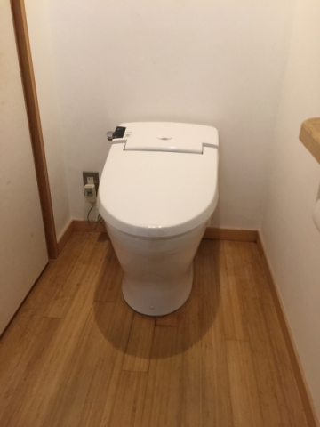 トイレ交換工事　大阪府東大阪市　XCH1101WS-sale - Before