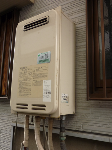 ガス給湯器 ガス給湯器交換工事　兵庫県宝塚市　RUJ-V2401W-A-13A - Before