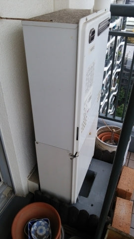 給湯器交換・屋外防水コンセントBOX新設工事　神奈川県川崎市高津区　kouji20 - Before