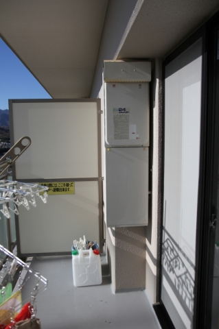 給湯器・配管カバー(加工含む）・ふろアダプタ交換工事　神奈川県厚木市　RUJ-V2401W-A-set - Before