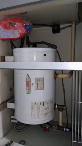 小型電気温水器交換工事　東京都文京区　EHPN-F6N3 - Before