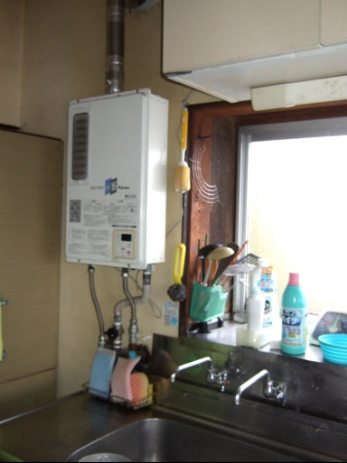 ガス給湯器・水栓交換工事　新潟県上越市　RUX-V1615SWFA-E-13A - Before