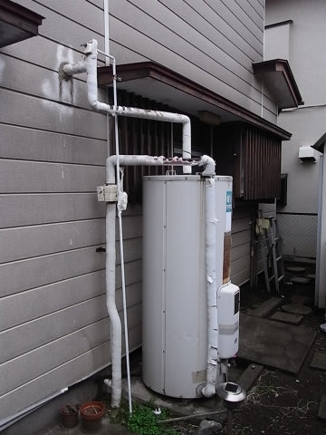 電気温水器→ガス給湯器交換・リモコン新設・防水コンセント新設工事　東京都小金井市　RUX-A2010W-E-set - Before