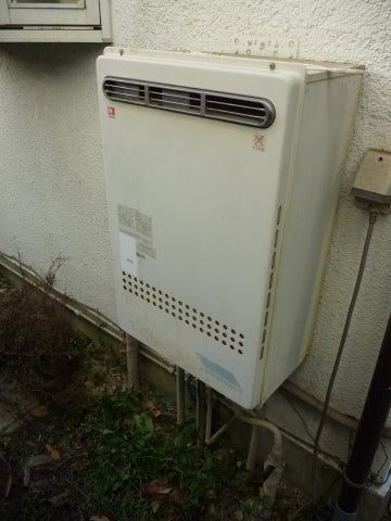 給湯器・ガス配管・給水給湯配管交換工事　神奈川県横浜市栄区　GT-2450SAWX-2BL-set - Before