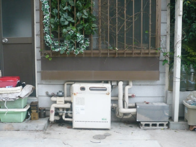 ガス給湯器交換工事　大阪府枚方市　GT-C2452SARX-2-BL-set-LPG - Before