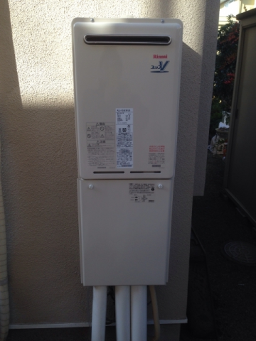 給湯器交換工事(配管カバー交換、ふろアダプター交換共)　東京都東久留米市　RUJ-V2401W-A-set - After