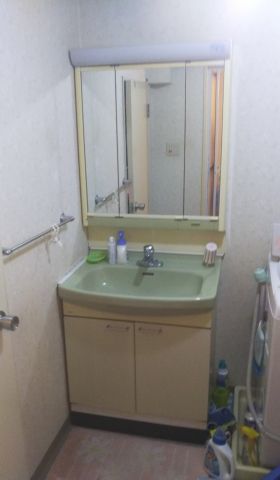 洗面化粧台交換工事　東京都大田区　LSAB-70A-LSAM-7VS-B - Before
