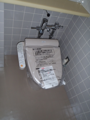 フラッシュバルブ部品交換及び洗浄便座取付工事　東京都中央区　00000 - After