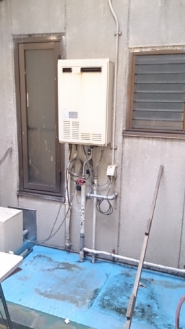 給湯器交換・ガス配管交換　大阪府大阪市淀川区　RUF-E2405SAW-13A-set - Before
