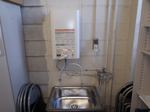小型温水器交換工事　東京都板橋区　EWM-14