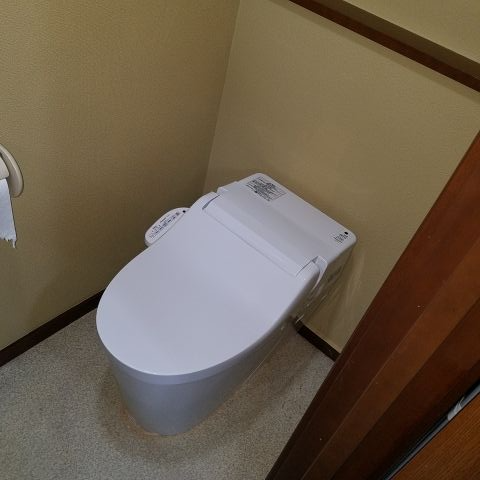 トイレ交換工事　東京都大田区　XCH3013WS