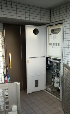 ガス給湯器交換工事　滋賀県大津市　RUF-A2405SAT-L-A-set-13A - Before