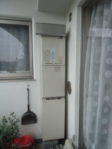 給湯器・循環交換/配管・排気カバー交換　神奈川県川崎市宮前区　RUJ-V2401W-A-set - After