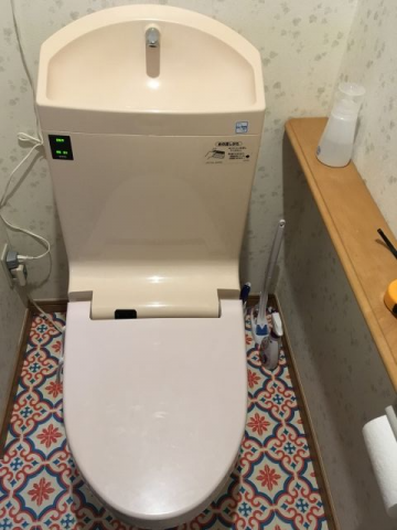 トイレ2台・CF・クロス交換工事　神奈川県藤沢市　XCH1302MRB - Before