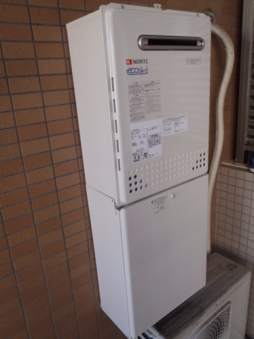 給湯器・配管カバー交換工事　東京都府中市　GT-C2452AWX-2-set13A - After