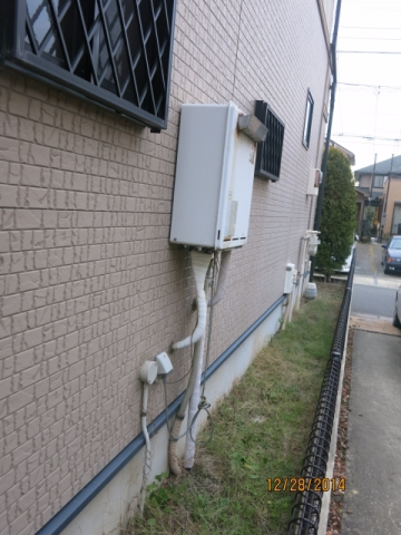 給湯器・排気カバ交換　千葉県市川市　GT-C2052AWX-2-set13A - Before