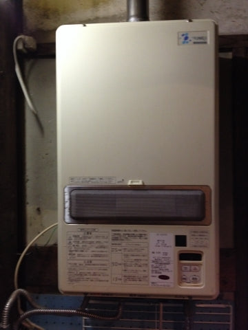 給湯器・ガス配管交換工事　東京都大田区　RUX-V1015SWFA - Before