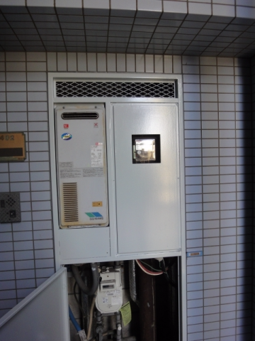 給湯器交換工事　東京都台東区　RUX-VS1616W-E-set - Before