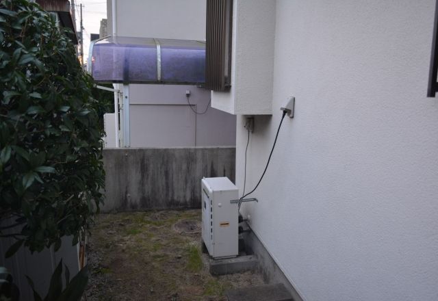 ガス給湯器交換工事　兵庫県神戸市西区　RUX-A1613G-13A - Before