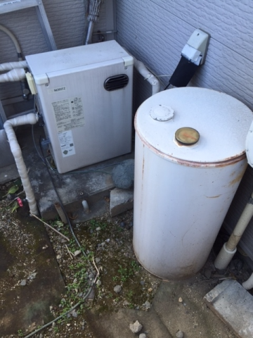 給湯器交換工事・給湯給水配管交換え・ガス配管接続・電熱ヒーター交換え・オイルタンク撤去処分　群馬県前橋市　RUX-E2400G-set - Before