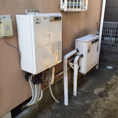 給湯器交換工事（エコジョーズ）/据置架台加工・L型アングル取付工事　大阪府箕面市　RUF-E2405SAG-13A - Before