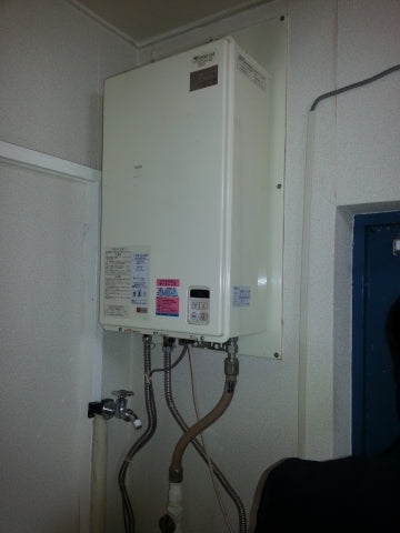 屋内給湯専用給湯器・排気トップ交換工事　東京都新宿区　GQ-1637WS-FFB-BL - Before