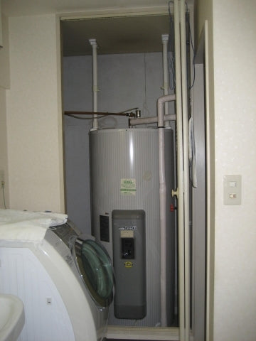 電気温水器交換工事（搬入・運搬+洗濯機移動）　神奈川県平塚市　SRG-375CM - Before