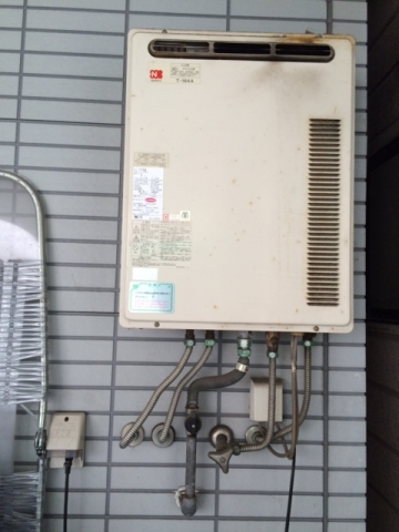 給湯器交換工事/可とう管交換　大阪府大阪市生野区　RUF-A1610SAW-Aset13A - Before
