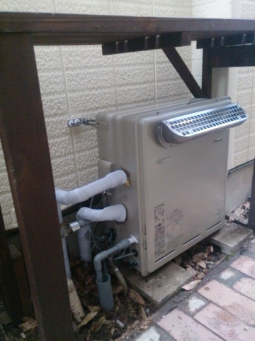 給湯器交換工事/排気カバー交換共　東京都世田谷区　RUF-E2405SAG-13A - After