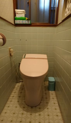 トイレ交換工事　大阪府寝屋川市 - Before