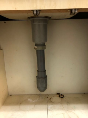小型電気温水器交換工事　大阪府大阪市中央区　EHPN-F12N1 - Before