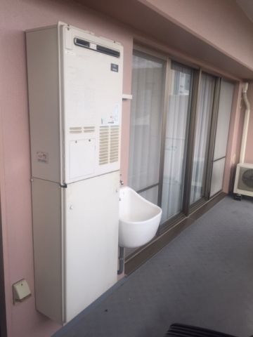 給湯器暖房交換工事　大阪府大阪市城東区　RUFH-A2400AW2-3-set-13A - Before