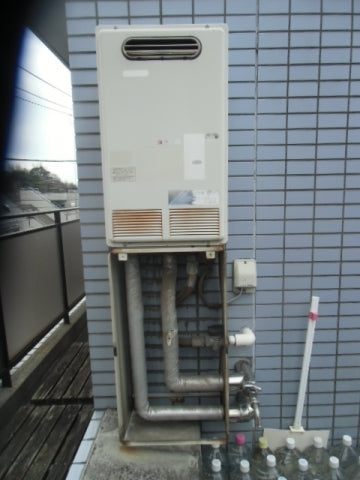 給湯器交換工事・ガスコック脱着及び給水・湯水配管切回し工共　東京都目黒区　GQ-2437WS - Before