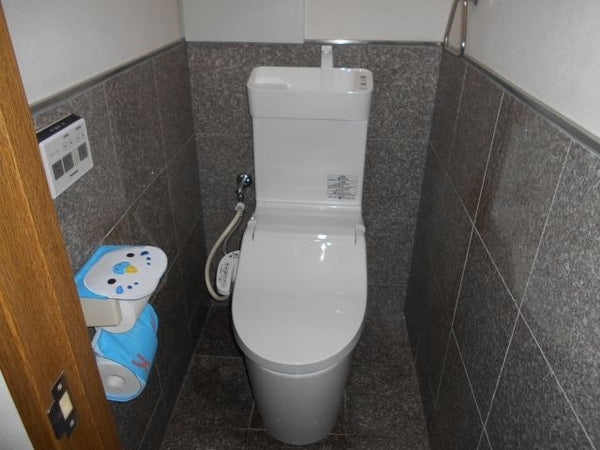 トイレ交換工事　福岡県北九州市戸畑区　XCH3015WST