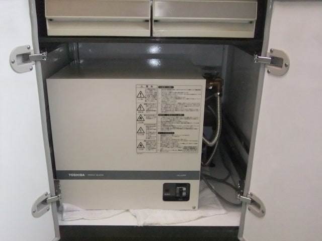 小型温水器交換工事　神奈川県横浜市鶴見区　EHPN-H25N2 - Before