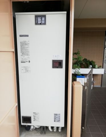 ビルトイン食洗機 電気温水器交換工事　大阪府豊中市　UWH-46X2A2U-2 - Before