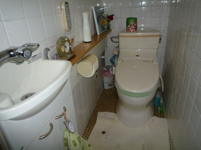 トイレ・給湯器交換工事　大阪府阪南市　XCH1302R-WS - Before