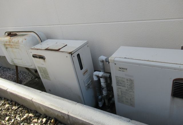 石油給湯器交換工事　滋賀県大津市　OTQ-4706SAY-BL-set - Before