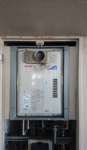 ガス給湯器交換工事　大阪府寝屋川市　RUJ-A1610T-13A - Before