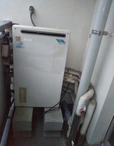 ガス給湯器交換工事　大阪府寝屋川市　RUX-A1613G-set-13A - Before