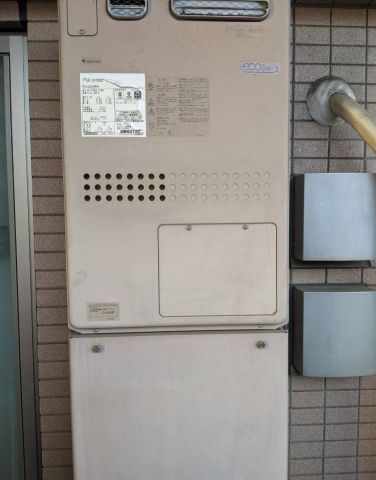 ガス給湯器交換工事　東京都板橋区　RUFH-E2405SAW2-3-A-13A - Before