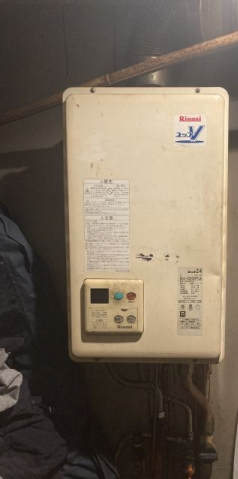 ガス給湯器交換工事　東京都港区　RUX-V2405FFUA-13A - Before