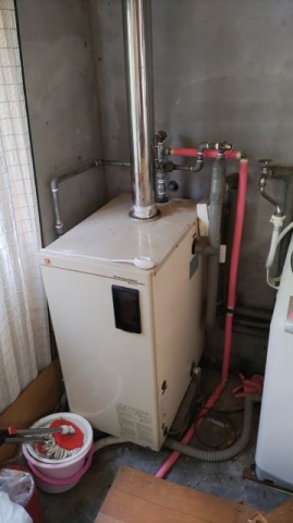 石油給湯器交換工事　富山県高岡市　OX-4705FV - Before