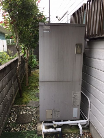 電気温水器交換工事　神奈川県横浜市保土ケ谷区　UWH-46X2A2U-2-base - Before